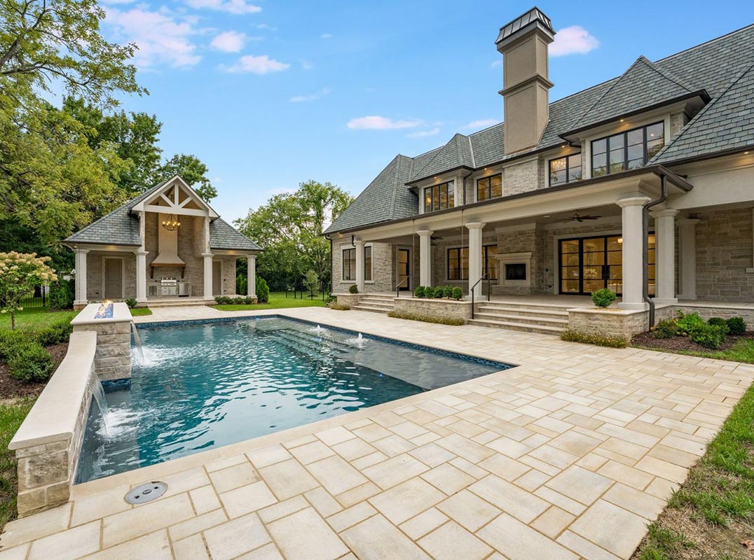 Luxury Home in the Heart of Brentwood on 2.77 Acres